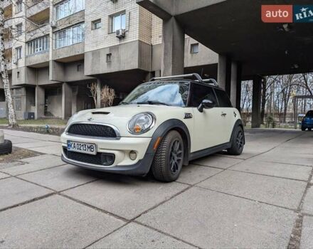 Белый Мини Hatch, объемом двигателя 1.6 л и пробегом 240 тыс. км за 8900 $, фото 4 на Automoto.ua