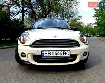 Белый Мини Hatch, объемом двигателя 1.6 л и пробегом 165 тыс. км за 7649 $, фото 5 на Automoto.ua