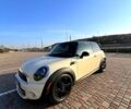 Белый Мини Hatch, объемом двигателя 1.6 л и пробегом 189 тыс. км за 8000 $, фото 1 на Automoto.ua