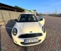 Белый Мини Hatch, объемом двигателя 1.6 л и пробегом 189 тыс. км за 8000 $, фото 2 на Automoto.ua