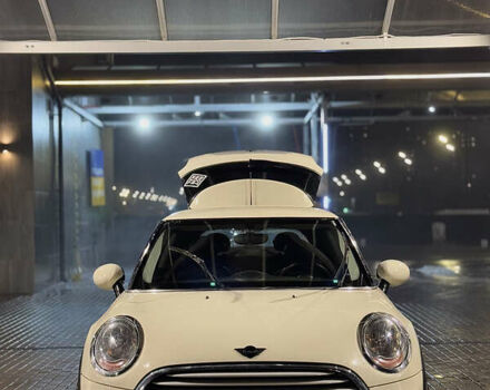 Белый Мини Hatch, объемом двигателя 1.5 л и пробегом 125 тыс. км за 12800 $, фото 2 на Automoto.ua