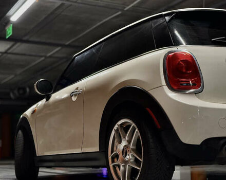 Белый Мини Hatch, объемом двигателя 1.5 л и пробегом 125 тыс. км за 12800 $, фото 9 на Automoto.ua