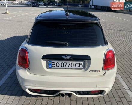 Белый Мини Hatch, объемом двигателя 2 л и пробегом 171 тыс. км за 10800 $, фото 6 на Automoto.ua