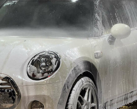 Белый Мини Hatch, объемом двигателя 1.5 л и пробегом 125 тыс. км за 12800 $, фото 1 на Automoto.ua