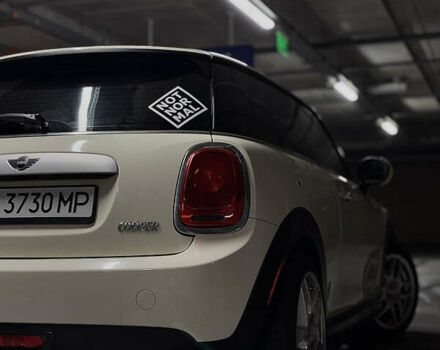 Белый Мини Hatch, объемом двигателя 1.5 л и пробегом 125 тыс. км за 12800 $, фото 16 на Automoto.ua