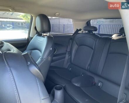 Белый Мини Hatch, объемом двигателя 2 л и пробегом 171 тыс. км за 10800 $, фото 12 на Automoto.ua