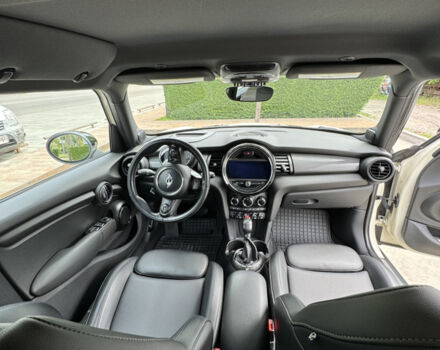 Белый Мини Hatch, объемом двигателя 1.5 л и пробегом 108 тыс. км за 12800 $, фото 11 на Automoto.ua