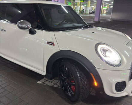 Белый Мини Hatch, объемом двигателя 2 л и пробегом 85 тыс. км за 21000 $, фото 3 на Automoto.ua