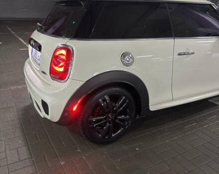 Белый Мини Hatch, объемом двигателя 2 л и пробегом 85 тыс. км за 21000 $, фото 5 на Automoto.ua