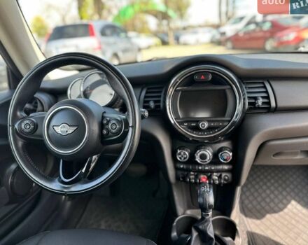 Белый Мини Hatch, объемом двигателя 1.2 л и пробегом 83 тыс. км за 12890 $, фото 24 на Automoto.ua