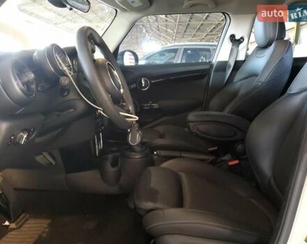 Білий Міні Hatch, об'ємом двигуна 2 л та пробігом 103 тис. км за 3400 $, фото 6 на Automoto.ua