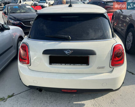 Білий Міні Hatch, об'ємом двигуна 1.5 л та пробігом 56 тис. км за 17000 $, фото 5 на Automoto.ua