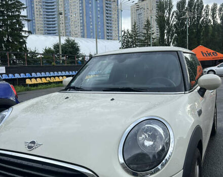 Білий Міні Hatch, об'ємом двигуна 1.5 л та пробігом 56 тис. км за 17000 $, фото 3 на Automoto.ua