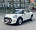 Білий Міні Hatch, об'ємом двигуна 1.5 л та пробігом 58 тис. км за 13890 $, фото 1 на Automoto.ua