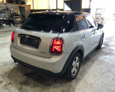 Белый Мини Hatch, объемом двигателя 1.5 л и пробегом 55 тыс. км за 14500 $, фото 4 на Automoto.ua