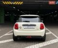 Белый Мини Hatch, объемом двигателя 1.5 л и пробегом 58 тыс. км за 16490 $, фото 5 на Automoto.ua