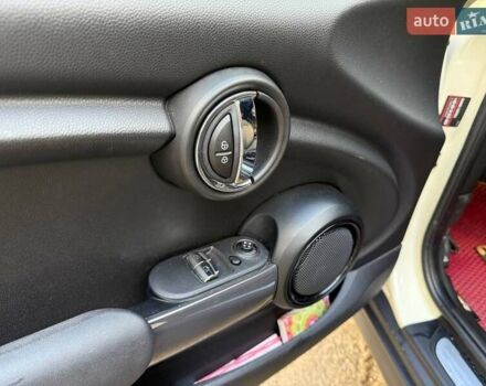 Білий Міні Hatch, об'ємом двигуна 1.5 л та пробігом 57 тис. км за 17490 $, фото 10 на Automoto.ua
