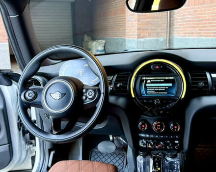 Белый Мини Hatch, объемом двигателя 2 л и пробегом 20 тыс. км за 31000 $, фото 12 на Automoto.ua