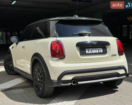 Белый Мини Hatch, объемом двигателя 1.5 л и пробегом 35 тыс. км за 26500 $, фото 5 на Automoto.ua