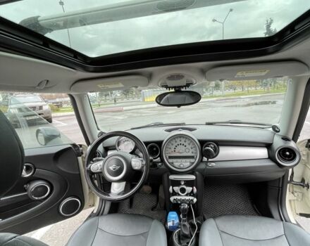 Белый Мини Hatch, объемом двигателя 1.6 л и пробегом 117 тыс. км за 7800 $, фото 5 на Automoto.ua