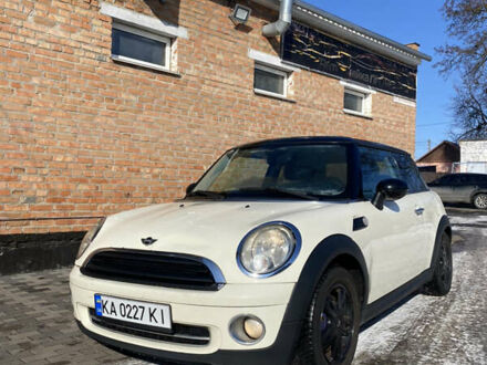 Мини Hatch 2008 в Лубнах на Automoto.ua Белый Мини Hatch, объемом двигателя 1.6 л и пробегом 249 тыс. км за 4100 $, фото 1 на Automoto.ua