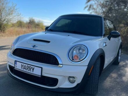 Білий Міні Hatch, об'ємом двигуна 1.6 л та пробігом 178 тис. км за 8700 $, фото 1 на Automoto.ua