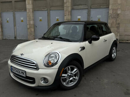 Міні Hatch 2011 у Харкові на Automoto.ua Білий Міні Hatch, об'ємом двигуна 1.6 л та пробігом 130 тис. км за 8200 $, фото 1 на Automoto.ua