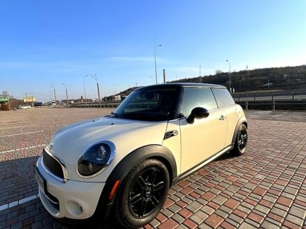 Белый Мини Hatch, объемом двигателя 1.6 л и пробегом 189 тыс. км за 8000 $, фото 1 на Automoto.ua