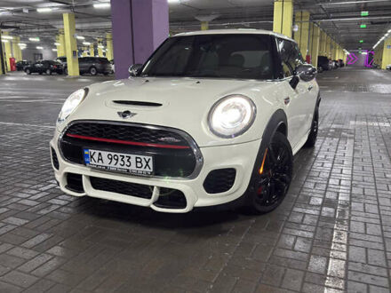 Белый Мини Hatch, объемом двигателя 2 л и пробегом 85 тыс. км за 21000 $, фото 1 на Automoto.ua