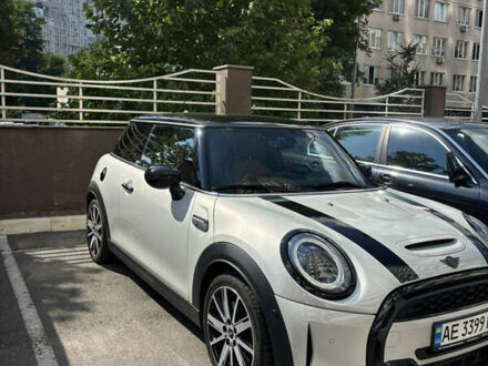 Мини Hatch 2021 в Киеве на Automoto.ua Белый Мини Hatch, объемом двигателя 2 л и пробегом 19 тыс. км за 34000 $, фото 1 на Automoto.ua