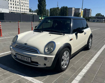 Бежевый Мини Hatch, объемом двигателя 1.6 л и пробегом 166 тыс. км за 5200 $, фото 1 на Automoto.ua