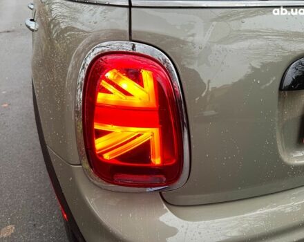 Бежевий Міні Hatch, об'ємом двигуна 1.6 л та пробігом 57 тис. км за 16990 $, фото 10 на Automoto.ua