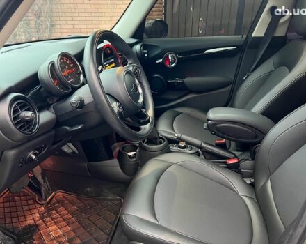 Бежевий Міні Hatch, об'ємом двигуна 1.6 л та пробігом 57 тис. км за 16990 $, фото 13 на Automoto.ua