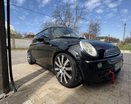 Черный Мини Hatch, объемом двигателя 1.6 л и пробегом 251 тыс. км за 3790 $, фото 4 на Automoto.ua