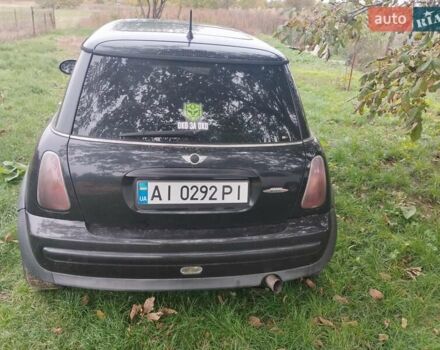 Черный Мини Hatch, объемом двигателя 1.6 л и пробегом 328 тыс. км за 4600 $, фото 5 на Automoto.ua