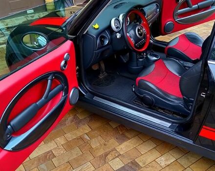 Черный Мини Hatch, объемом двигателя 1.6 л и пробегом 230 тыс. км за 4300 $, фото 5 на Automoto.ua