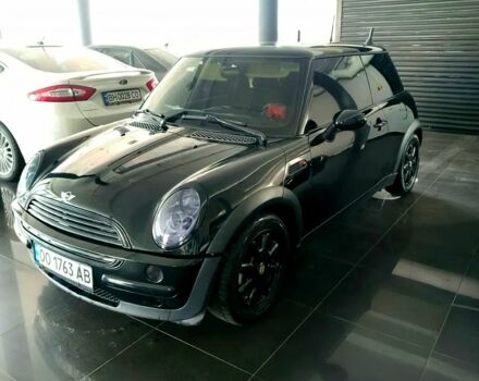 Черный Мини Hatch, объемом двигателя 1.6 л и пробегом 200 тыс. км за 3500 $, фото 1 на Automoto.ua