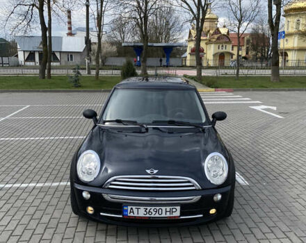 Черный Мини Hatch, объемом двигателя 1.6 л и пробегом 250 тыс. км за 4000 $, фото 1 на Automoto.ua