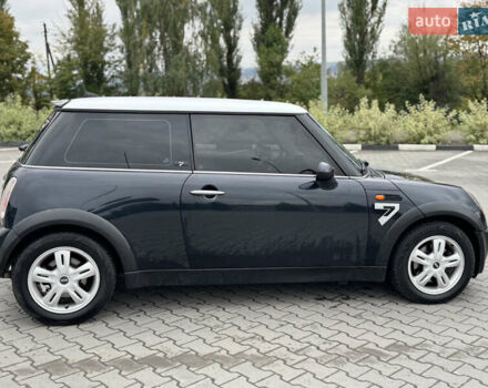 Чорний Міні Hatch, об'ємом двигуна 1.6 л та пробігом 250 тис. км за 4350 $, фото 6 на Automoto.ua