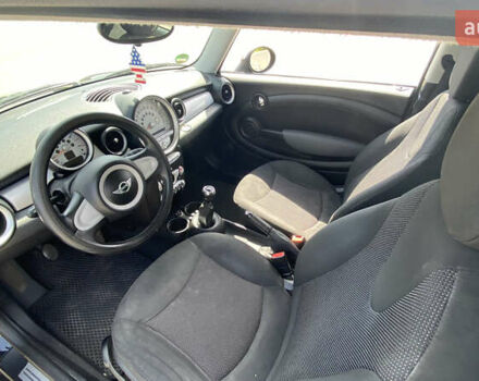 Черный Мини Hatch, объемом двигателя 1.4 л и пробегом 235 тыс. км за 5000 $, фото 12 на Automoto.ua