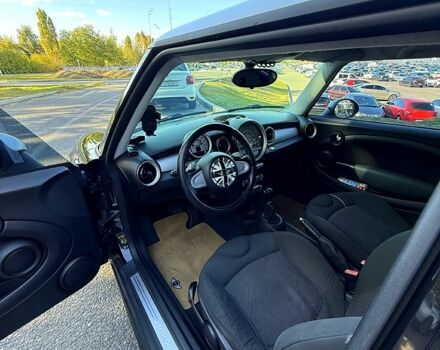 Черный Мини Hatch, объемом двигателя 1.4 л и пробегом 175 тыс. км за 6500 $, фото 1 на Automoto.ua