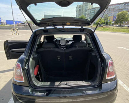 Черный Мини Hatch, объемом двигателя 1.4 л и пробегом 235 тыс. км за 4000 $, фото 5 на Automoto.ua