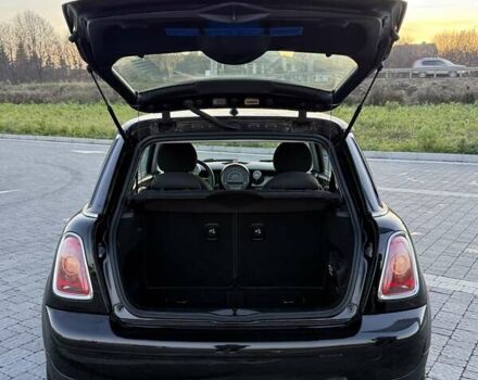Черный Мини Hatch, объемом двигателя 1.4 л и пробегом 195 тыс. км за 6500 $, фото 17 на Automoto.ua