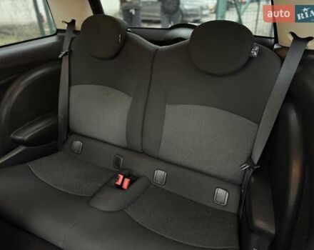 Черный Мини Hatch, объемом двигателя 1.6 л и пробегом 249 тыс. км за 12000 $, фото 26 на Automoto.ua