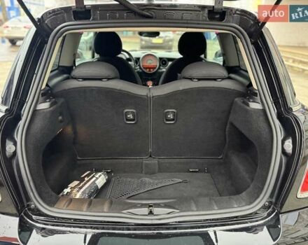 Черный Мини Hatch, объемом двигателя 1.6 л и пробегом 249 тыс. км за 12000 $, фото 31 на Automoto.ua