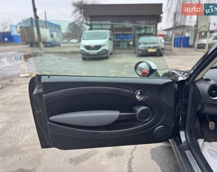 Черный Мини Hatch, объемом двигателя 1.6 л и пробегом 249 тыс. км за 12000 $, фото 8 на Automoto.ua