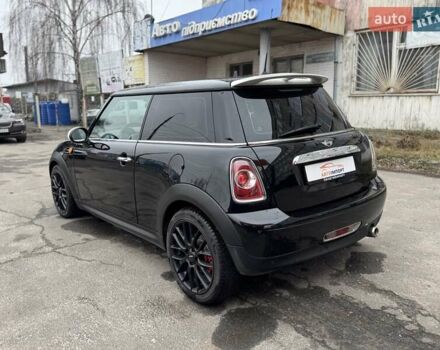 Черный Мини Hatch, объемом двигателя 1.6 л и пробегом 249 тыс. км за 12000 $, фото 4 на Automoto.ua