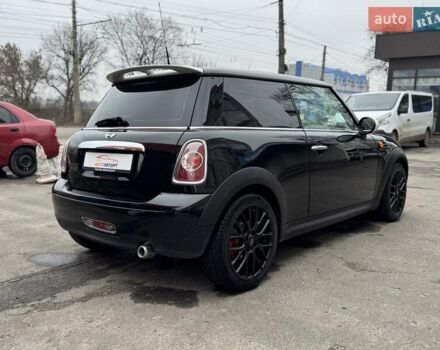 Черный Мини Hatch, объемом двигателя 1.6 л и пробегом 249 тыс. км за 12000 $, фото 2 на Automoto.ua