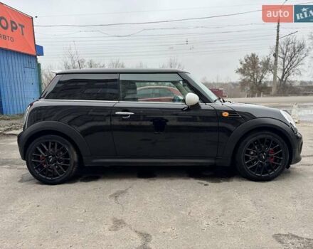 Черный Мини Hatch, объемом двигателя 1.6 л и пробегом 249 тыс. км за 12000 $, фото 1 на Automoto.ua