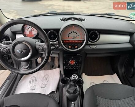 Черный Мини Hatch, объемом двигателя 1.6 л и пробегом 249 тыс. км за 12000 $, фото 15 на Automoto.ua